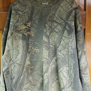 Crew neck camo sweatshirt